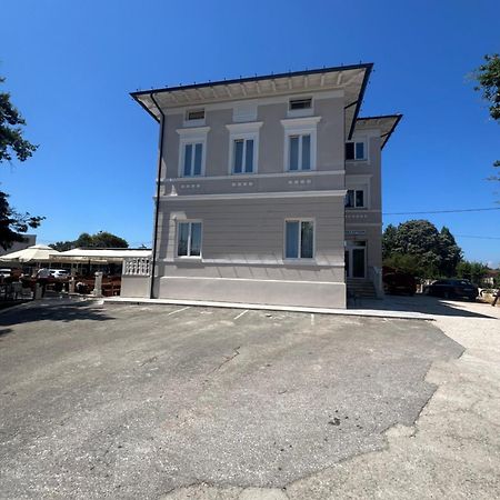 San Valentino Hotel Basanija Luaran gambar